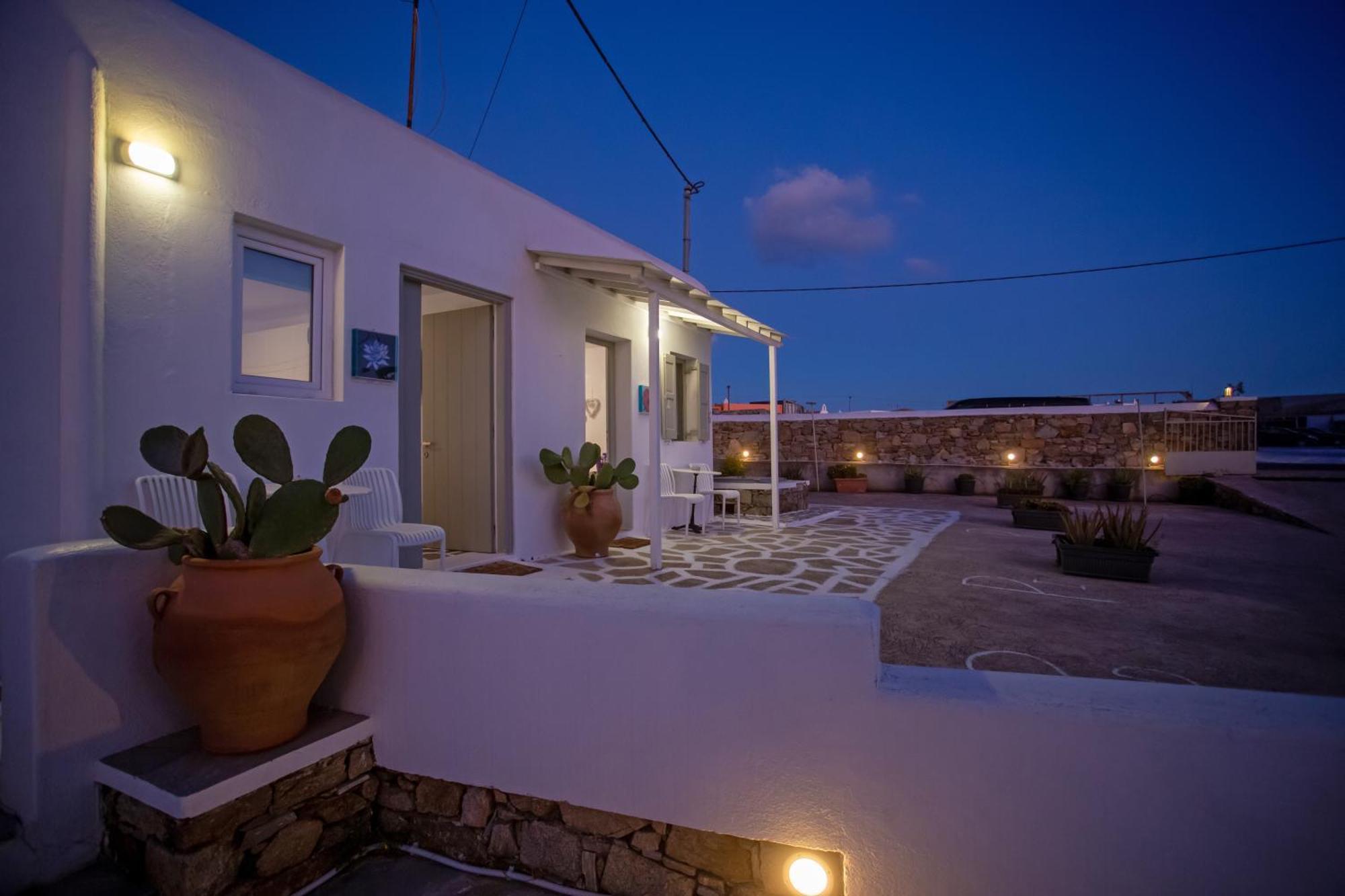 Sing And Blossom Accommodation Mykonos Town エクステリア 写真