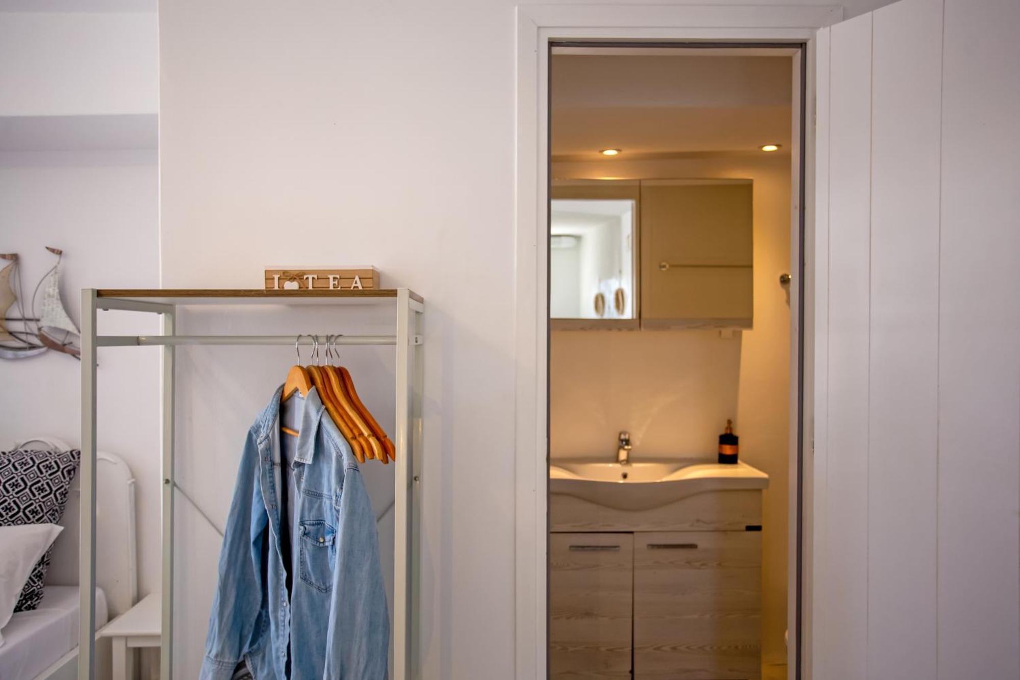 Sing And Blossom Accommodation Mykonos Town エクステリア 写真